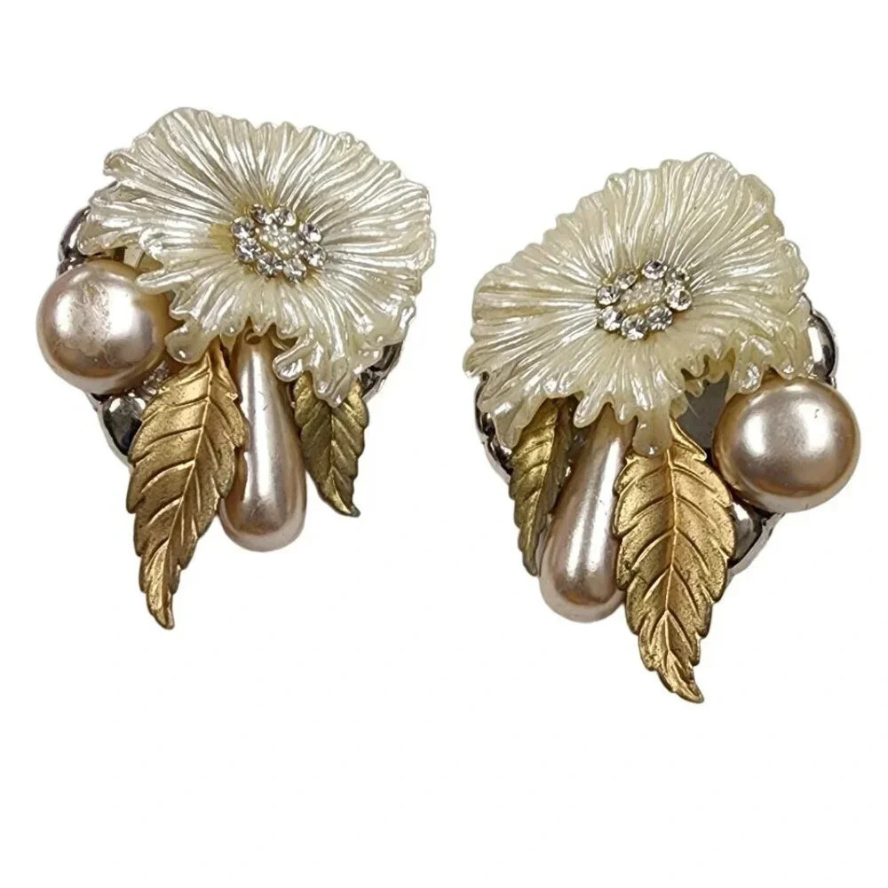 Vintage 60s-70s Rhinestone Floral Leaf Faux Pearl Clip-On Earrings Gold Tone